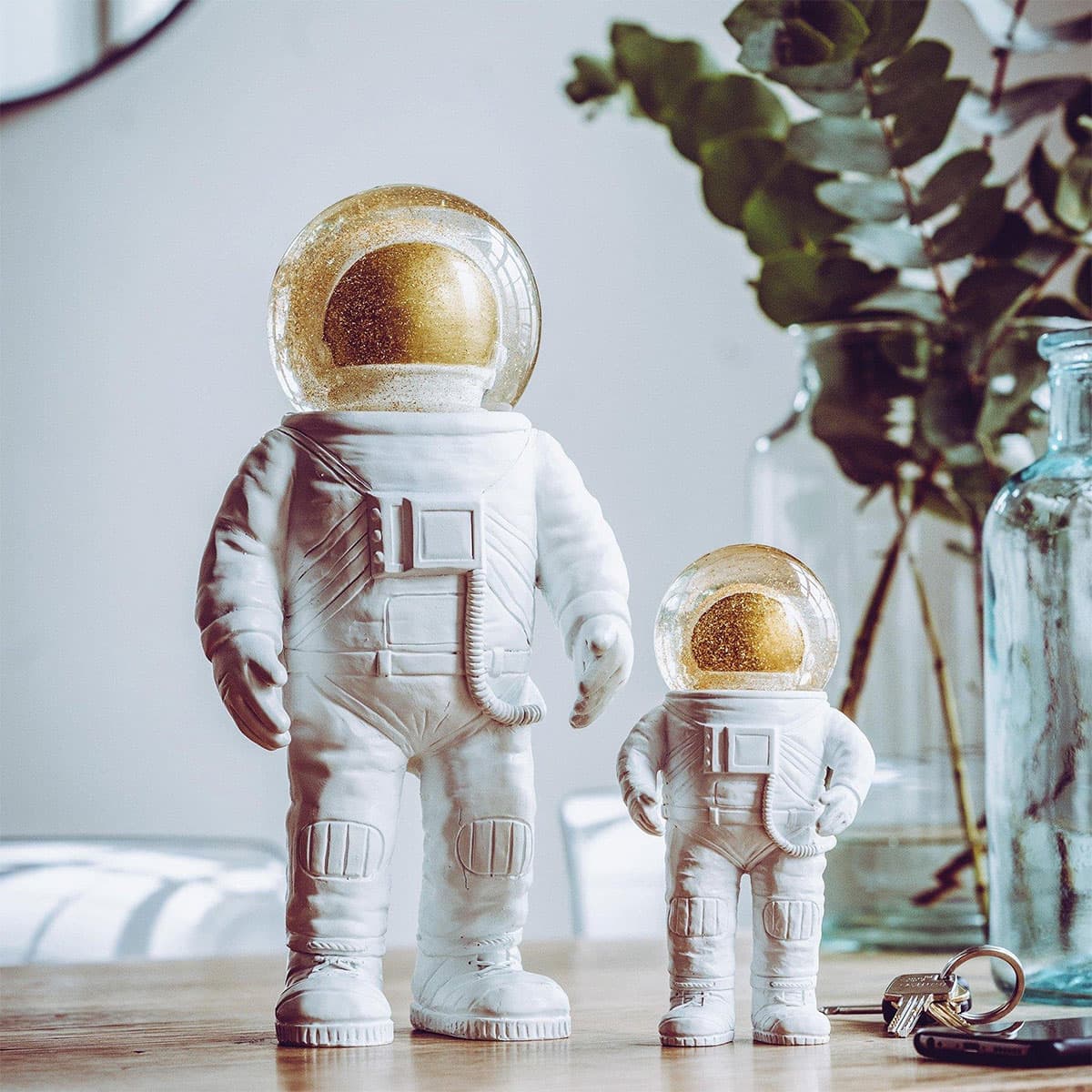 Astronaut "The Astronaut" 18cm - SNOWGLOBE bilde 2