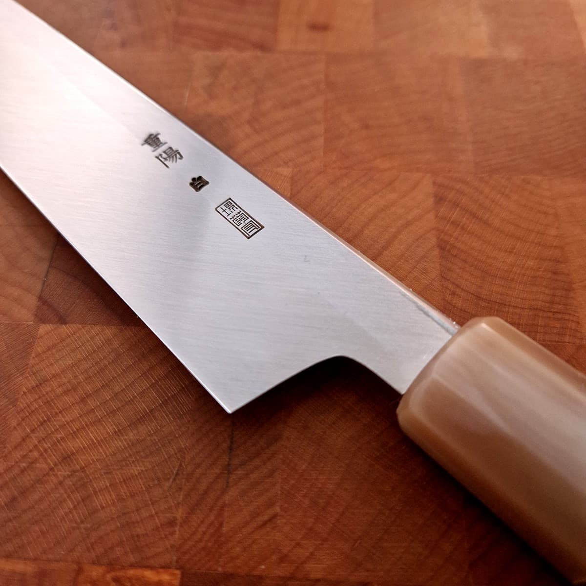 30cm Kiritsuke Yanagiba, Mirror Polished, Shirogami II, inkl Saya - SAKAI KIKUMORI bilde 4