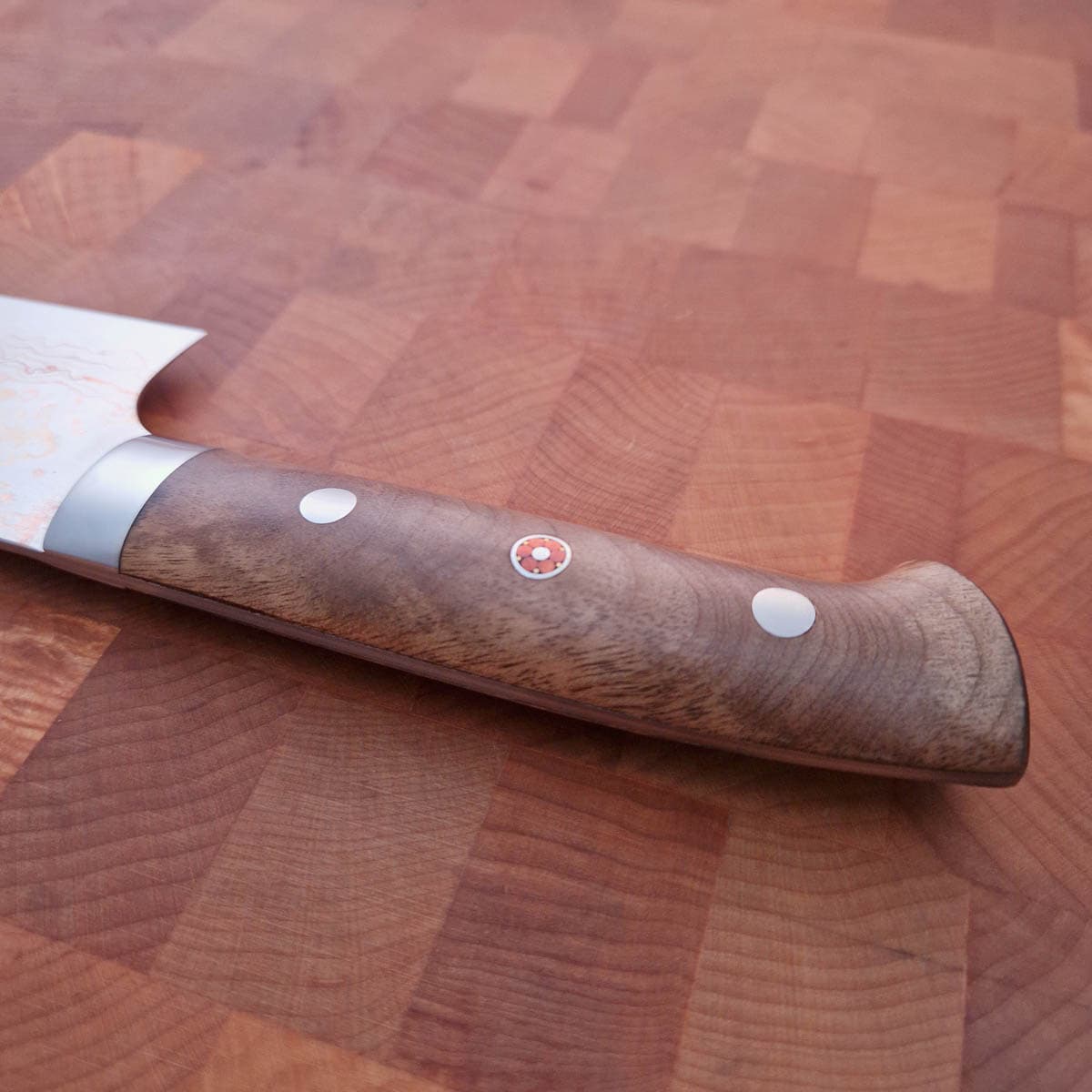 18cm Grønnsakskniv (Santoku) "Rainbow" VG10 - SAJI bilde 8