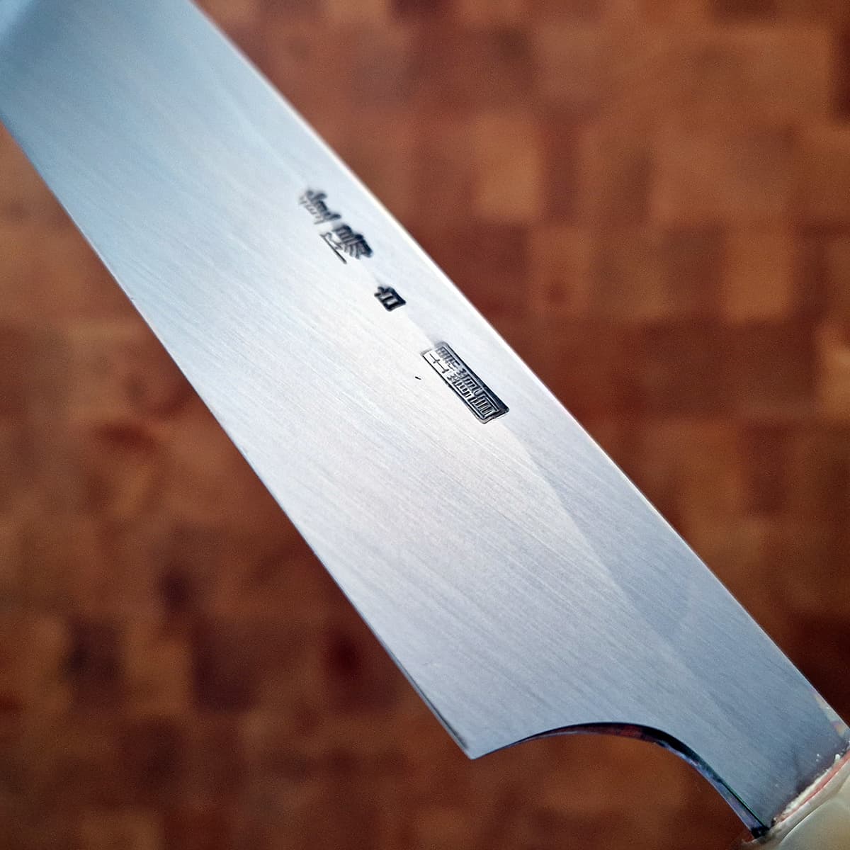 27cm Yanagiba, Mirror Polished, Shirogami II, inkl Saya - SAKAI KIKUMORI bilde 7