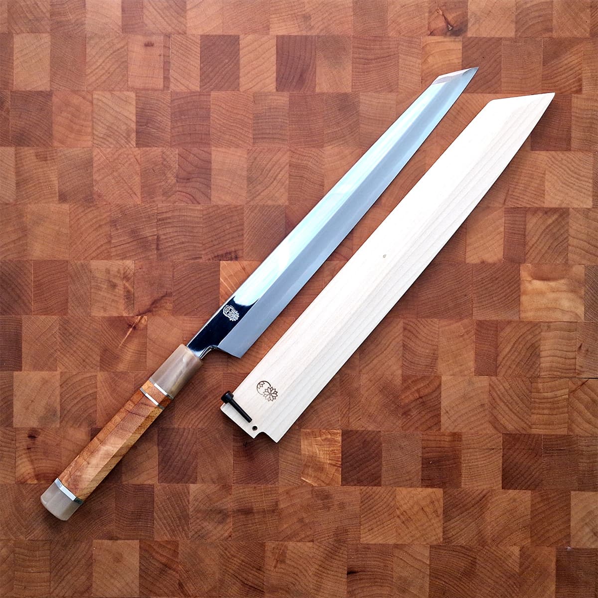 27cm Kiritsuke Yanagiba, Mirror Polished, Shirogami II, inkl Saya - SAKAI KIKUMORI bilde 2
