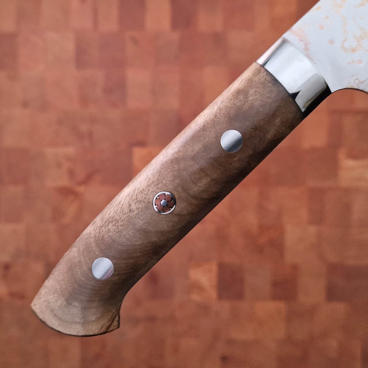 18cm Grønnsakskniv (Santoku) "Rainbow" VG10 - SAJI bilde 5