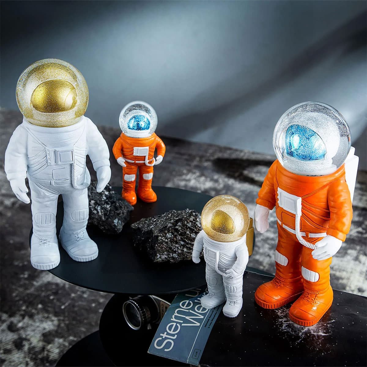 Astronaut "The Giant Astronaut" 30cm - SNOWGLOBE bilde 3