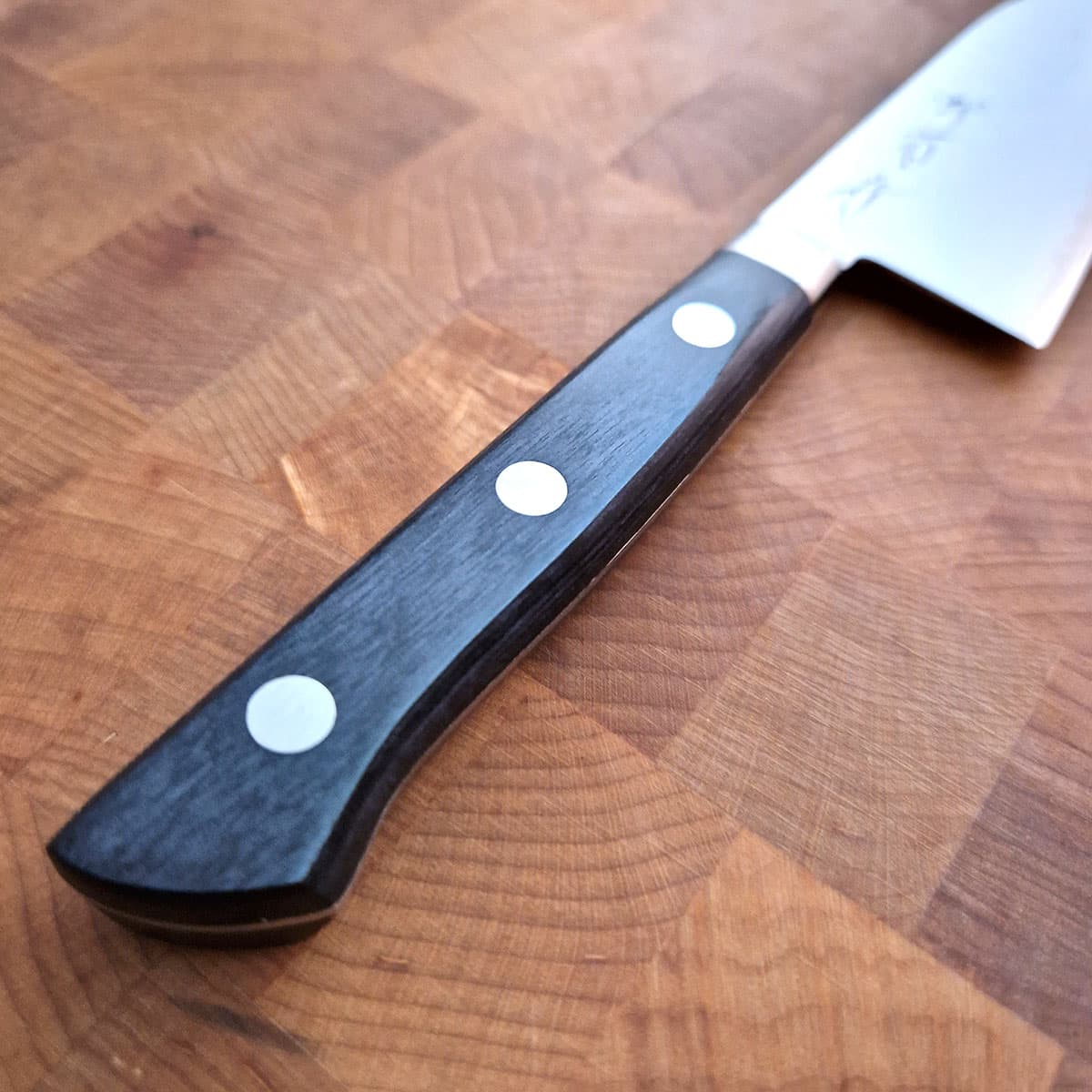 12cm Grønnsakskniv (Ko-Santoku) Nashiji/hamret, V5 - SAKAI KIKUMORI bilde 2