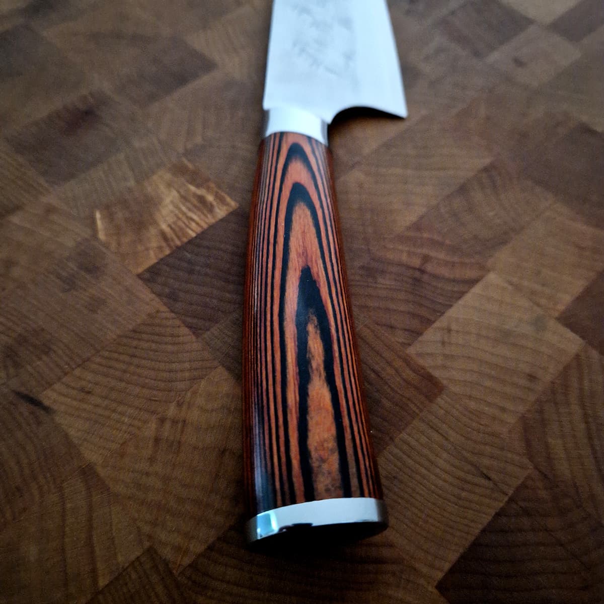 18cm Grønnsakskniv (Santoku) "X-Pattern" SRS13 - SAJI bilde 3