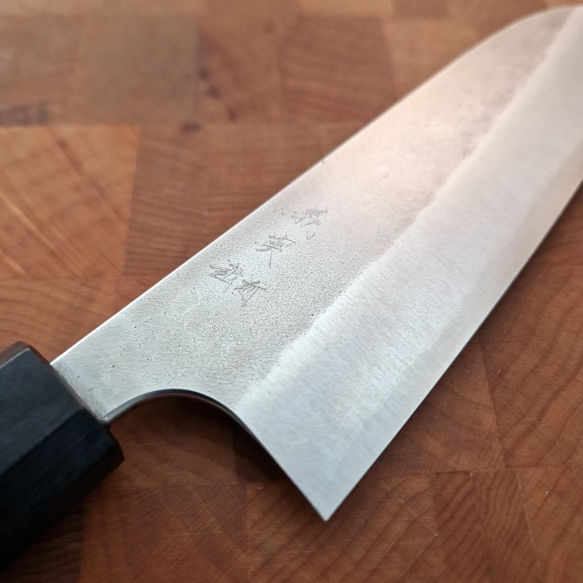 16,5cm Grønnsakskniv (Santoku) Nashiji, Super Aogami - YOSHIMI KATO bilde 2