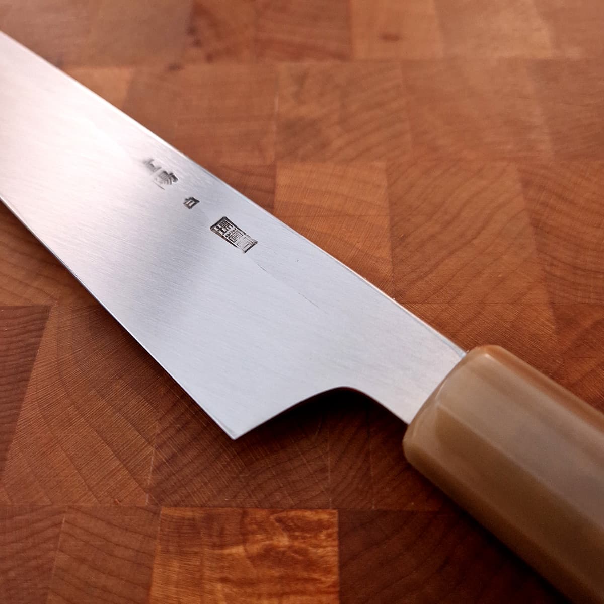 30cm Yanagiba, Mirror Polished, Shirogami II, inkl Saya - SAKAI KIKUMORI bilde 6