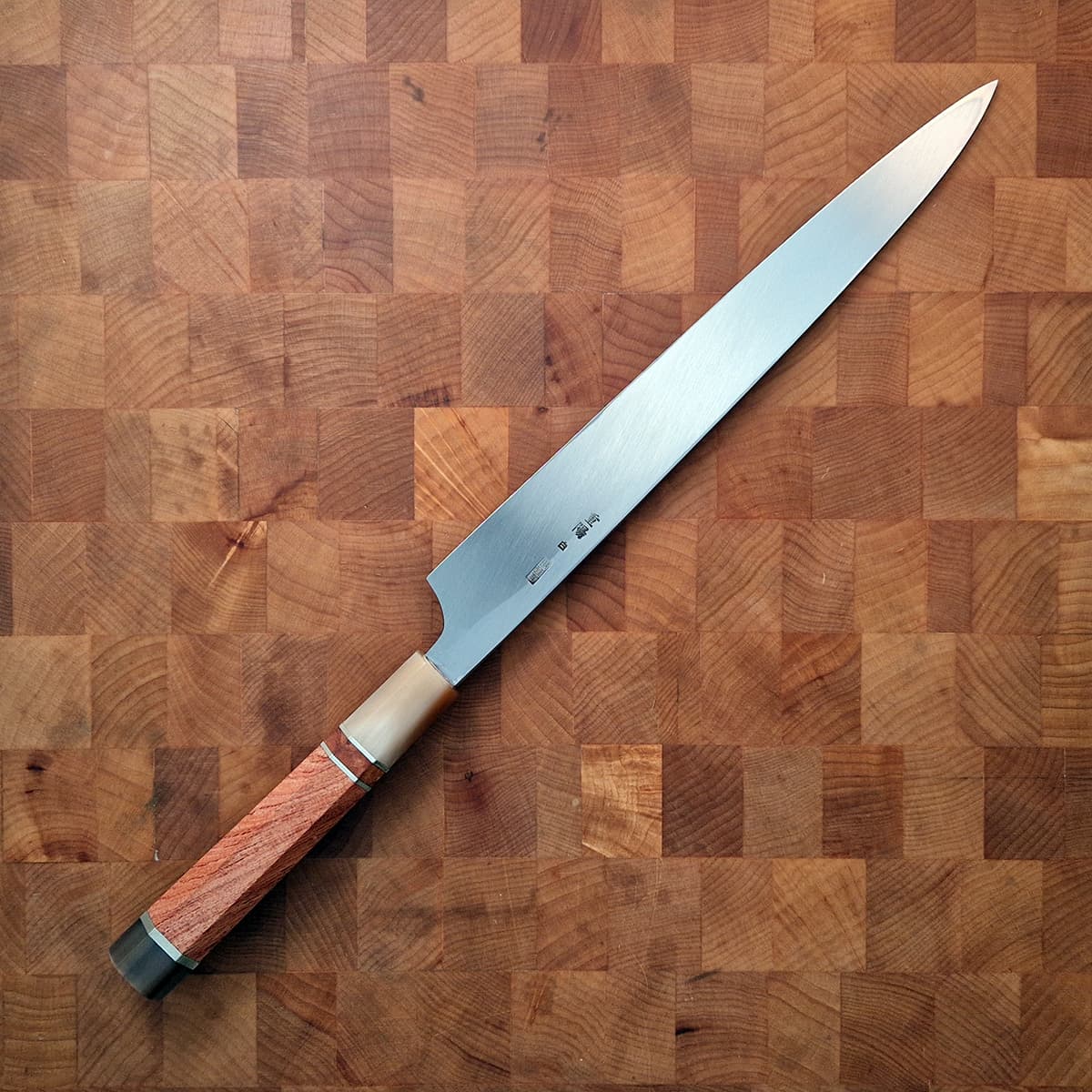27cm Yanagiba, Mirror Polished, Shirogami II, inkl Saya - SAKAI KIKUMORI bilde 12