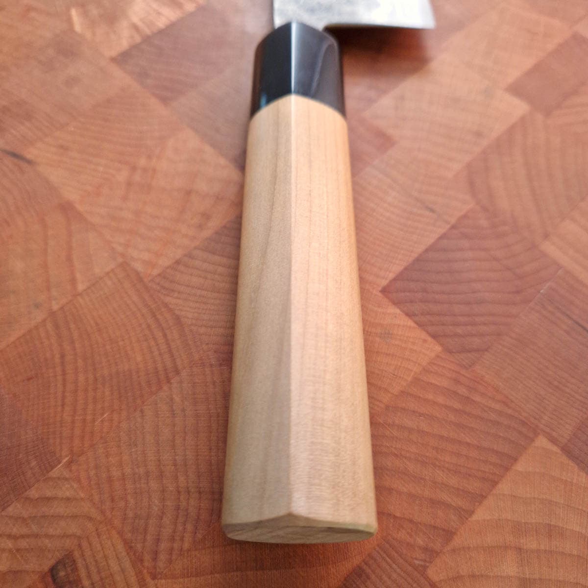 17cm Grønnsakskniv (Santoku), Hamret Aogami - TOJIRO bilde 4