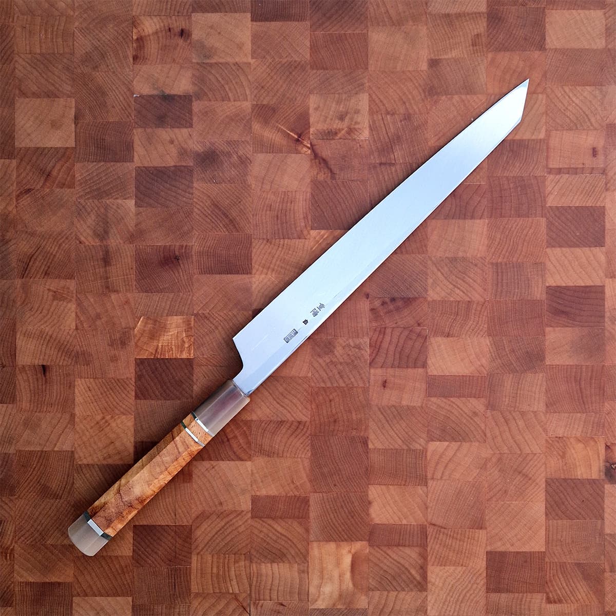 27cm Kiritsuke Yanagiba, Mirror Polished, Shirogami II, inkl Saya - SAKAI KIKUMORI bilde 7