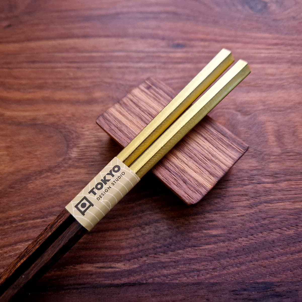 Spisepinner 5 par i gaveeske "Gold" - Tokyo design studio bilde 3
