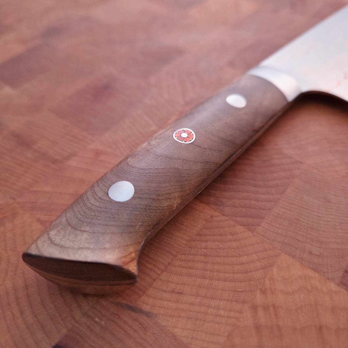 18cm Grønnsakskniv (Santoku) "Rainbow" VG10 - SAJI bilde 4