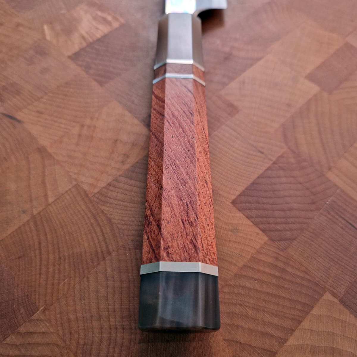 27cm Yanagiba, Mirror Polished, Shirogami II, inkl Saya - SAKAI KIKUMORI bilde 6