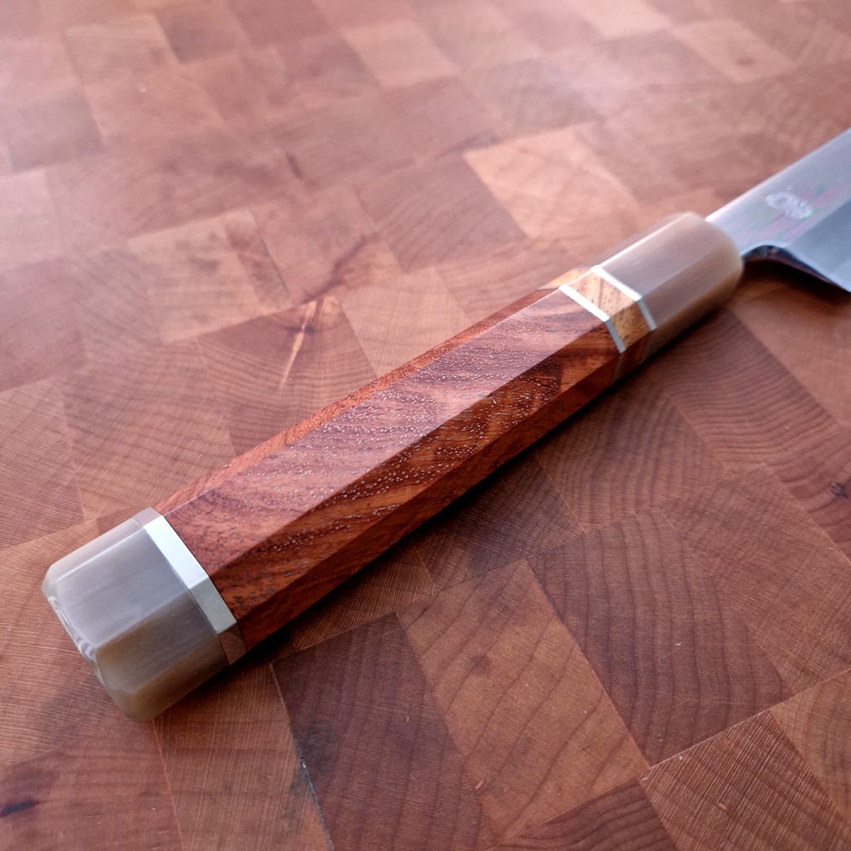 30cm Kiritsuke Yanagiba, Mirror Polished, Shirogami II, inkl Saya - SAKAI KIKUMORI bilde 7
