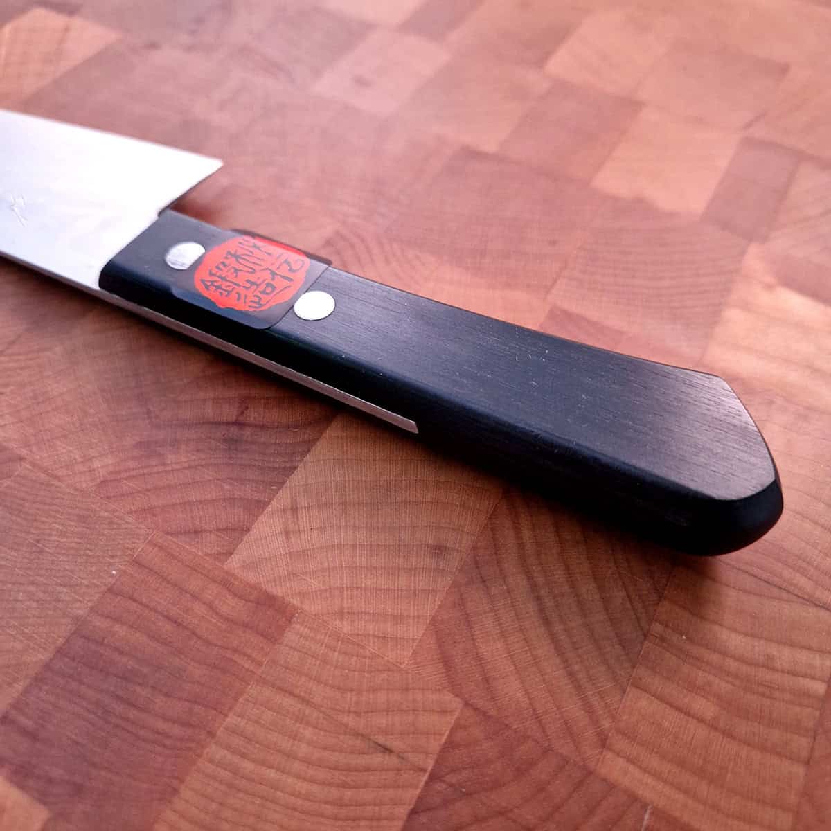 14,5cm Mini Santoku, Svart Damask VG10 - TANAKA bilde 4