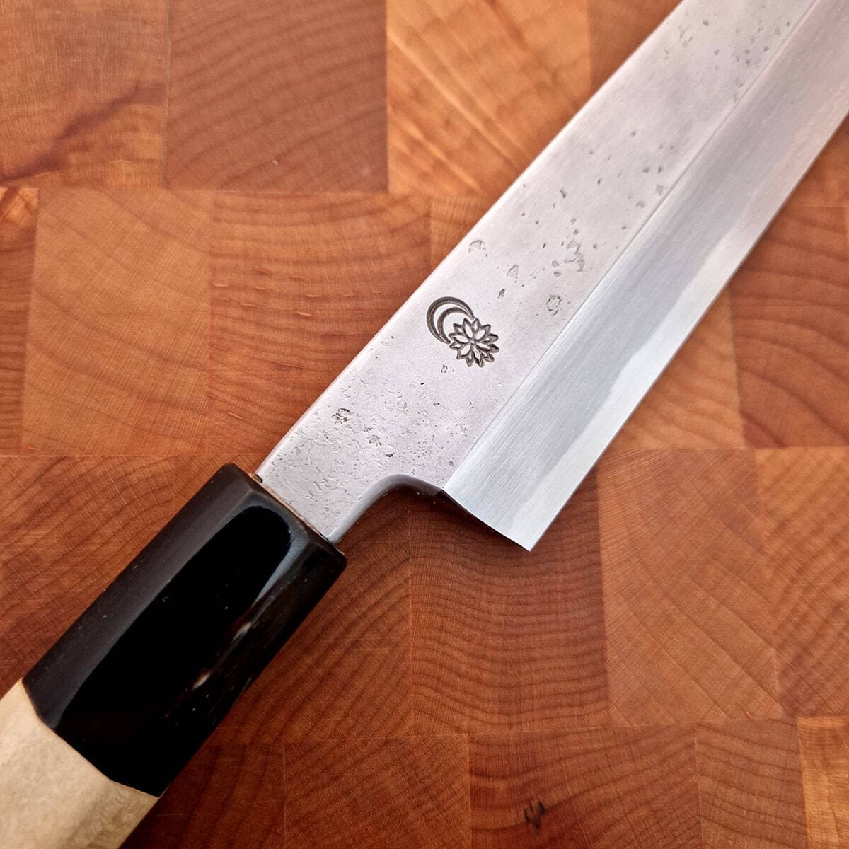 27cm Kiritsuke Yanagiba, Shirogami II, inkl Saya - SAKAI KIKUMORI bilde 2