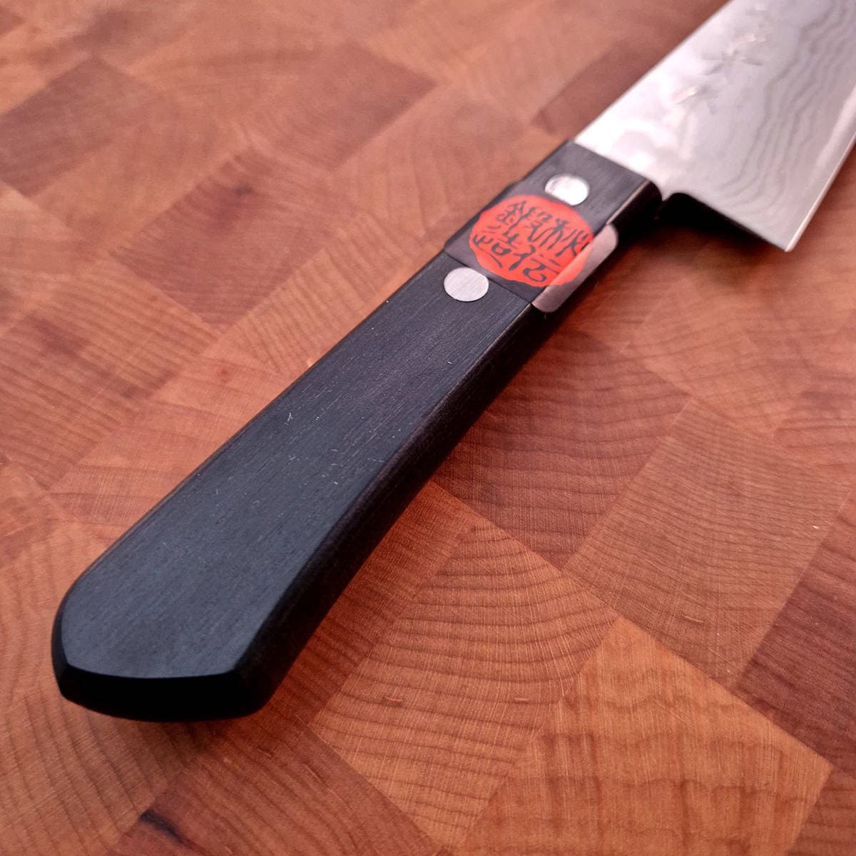 14,5cm Mini Santoku, Svart Damask VG10 - TANAKA bilde 3