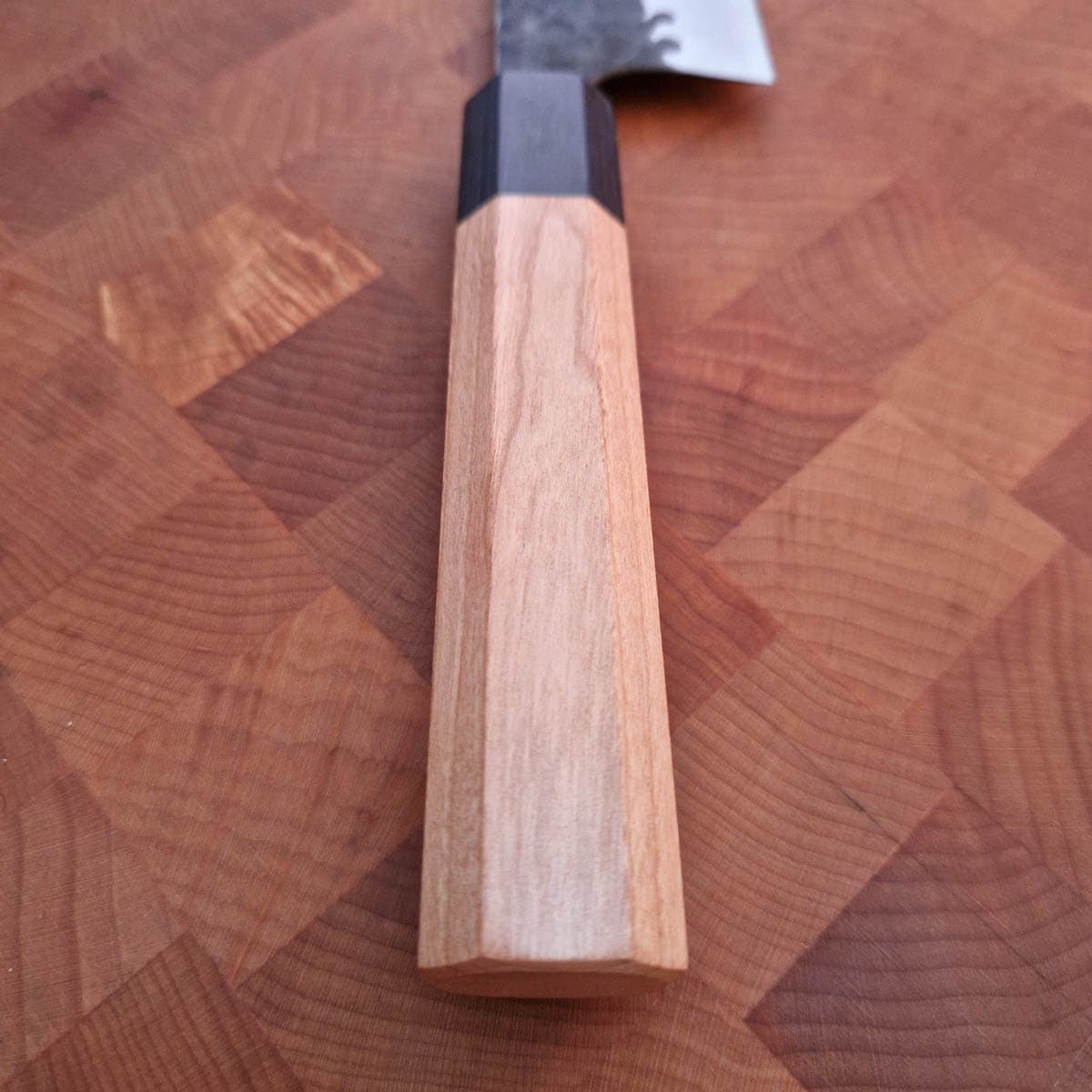 16,5cm Grønnsakskniv (Santoku) Kurochi, Super Aogami - YOSHIMI KATO (Masakage) bilde 4