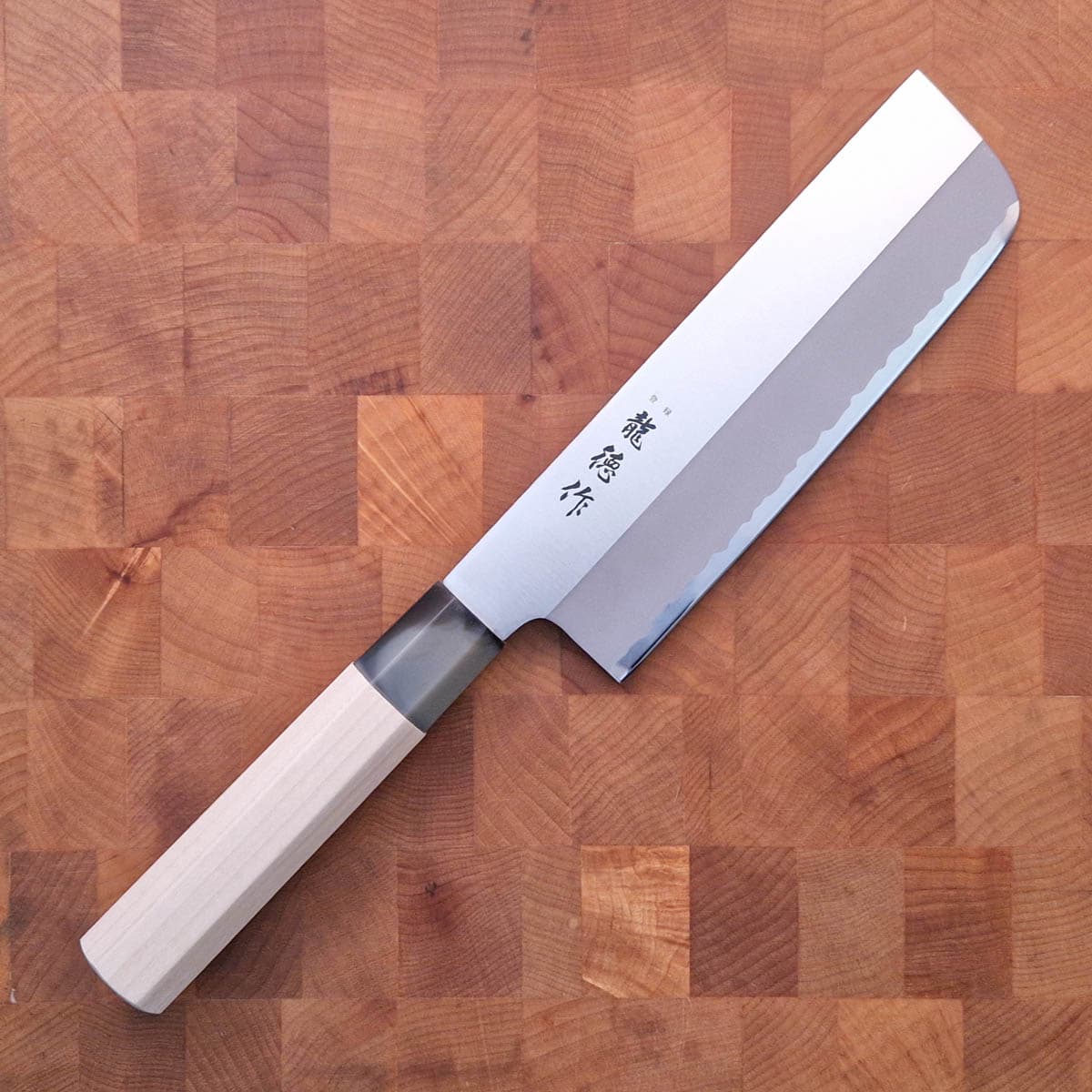 Knivsett Ryutoku, Santoku, Nakri, Deba og Yanagiba - TOJIRO bilde 6