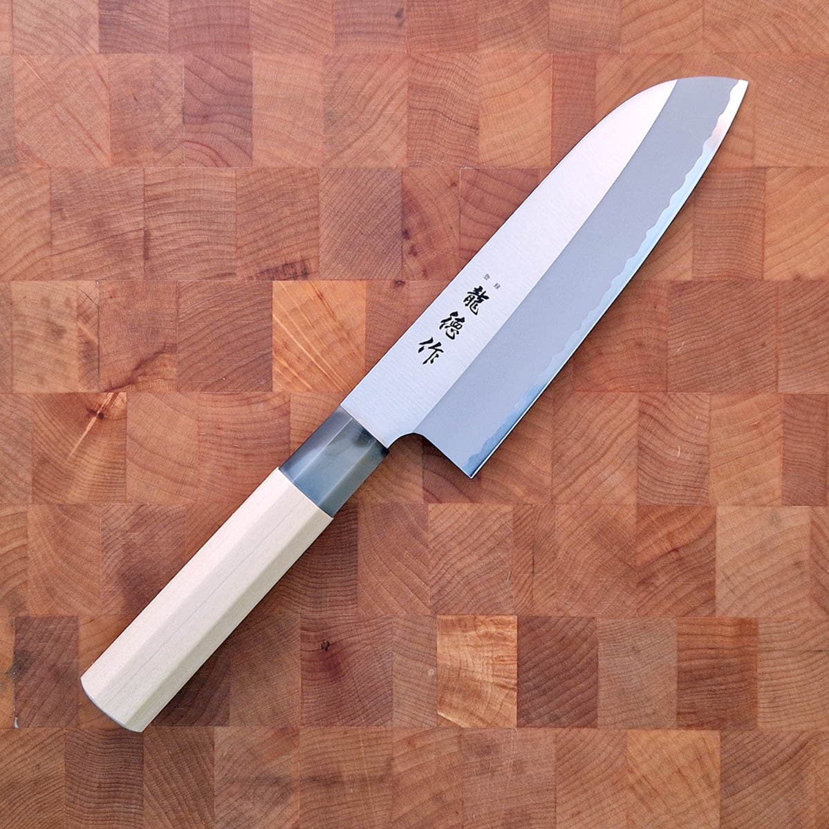 Knivsett Ryutoku, Santoku, Nakri, Deba og Yanagiba - TOJIRO bilde 7