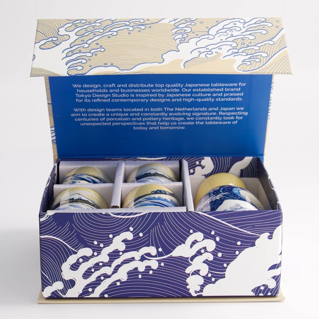 Sake sett, 4 kopper + karaffel "Kawaii Hokusai" - Tokyo design studio bilde 3