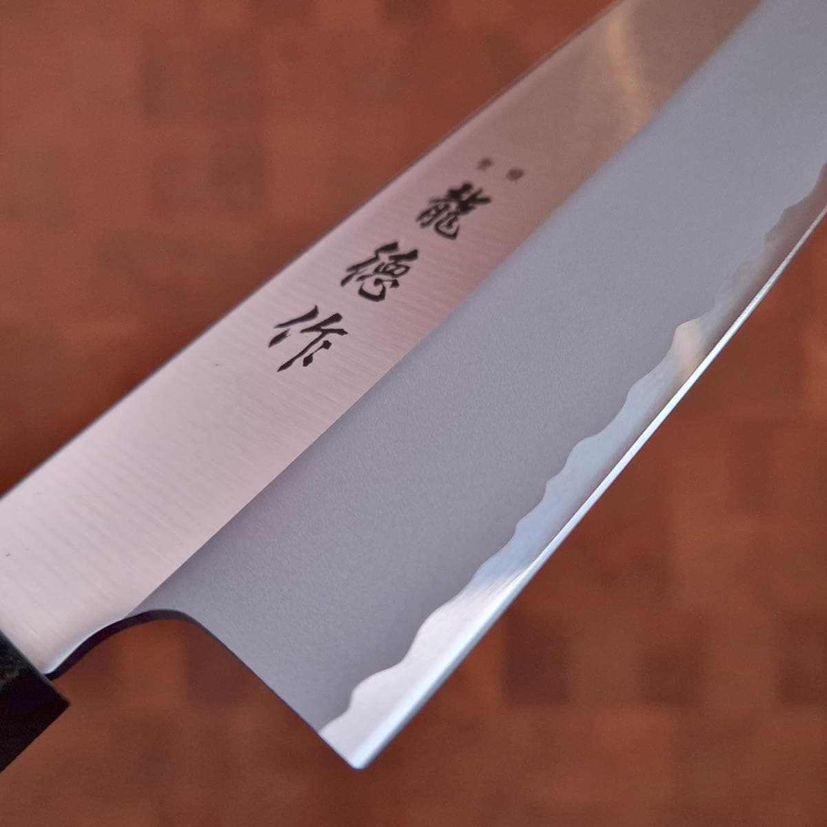 16,5cm Grønnsakskniv (Santoku), Ryutoku - TOJIRO bilde 2