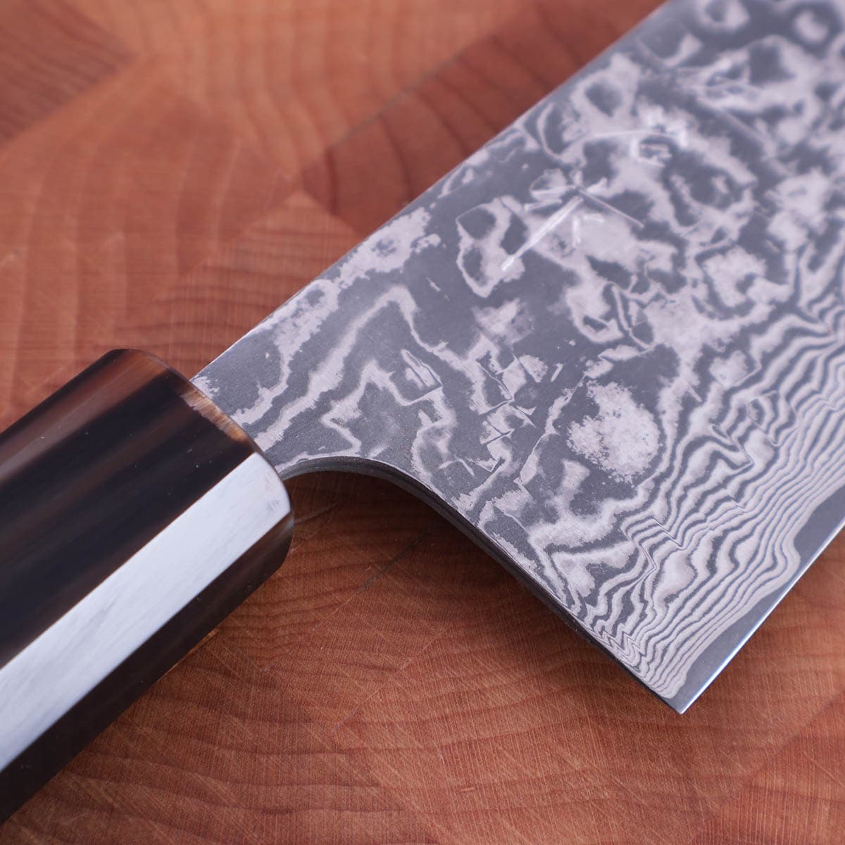 16,5cm Grønnsakskniv (Santoku) Kuroshi m/damask, R2 - SAJI bilde 5