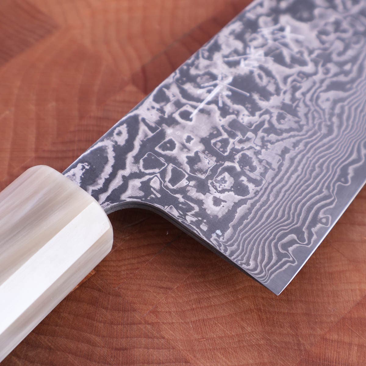 16,5cm Grønnsakskniv (Santoku) Kuroshi m/damask, R2 - SAJI bilde 3