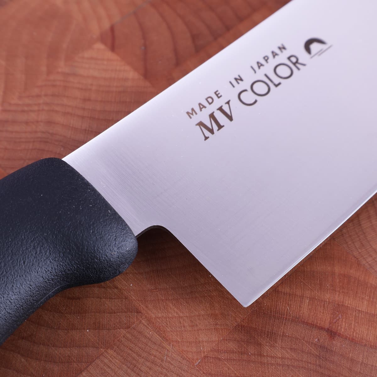 16.5cm Grønnsakskniv (Nakiri), Molybden Vanadium, Sort - FUJI CUTLERY bilde 2