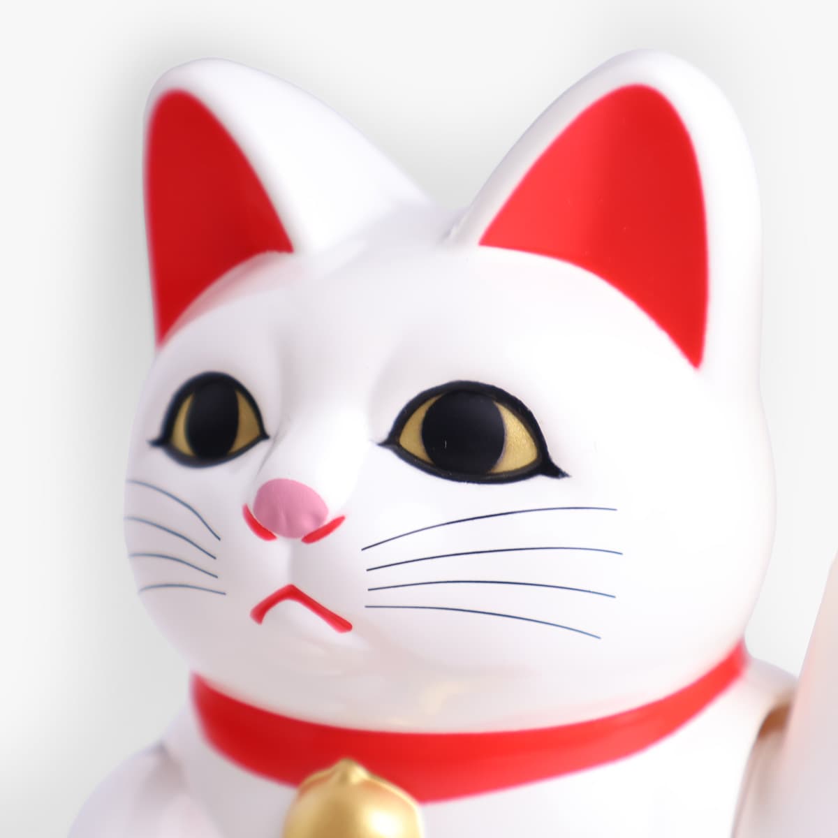 Lucky Cat, liten (16cm høy), solcelle, hvit - KOKUSAI bilde 2