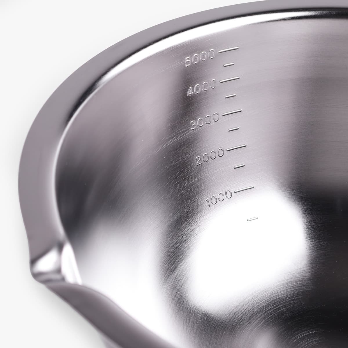 Bolle i rustfritt elektropolert 18-8 stål med tut og målestreker, 27cm - KOINU bilde 3