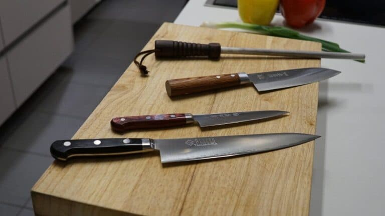 Hvilke kniver bør man ha hjemme på kjøkkenet?