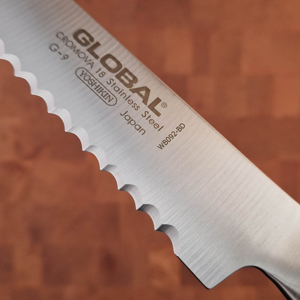 22cm Brødkniv (venstrehendt) - GLOBAL